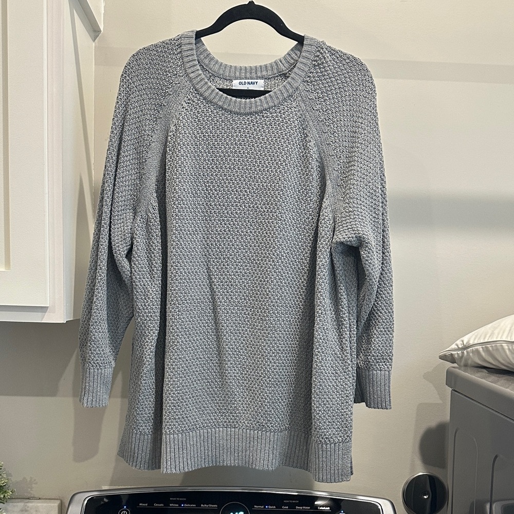 Old Navy Women's Gray Textured Crew Neck Sweater